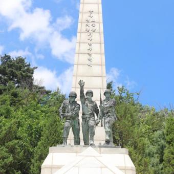 도솔산지구 전투전적비