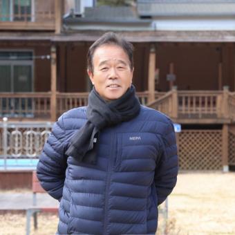 산촌의 깨비와 함께하는 두무산촌마을 유리 사무장님